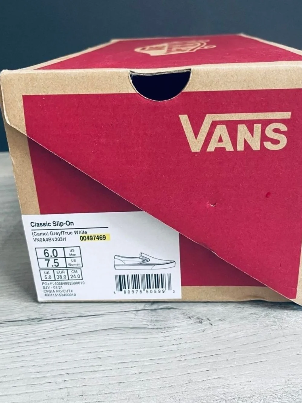 Vans Slip-On Shoes - White & Gray Camo